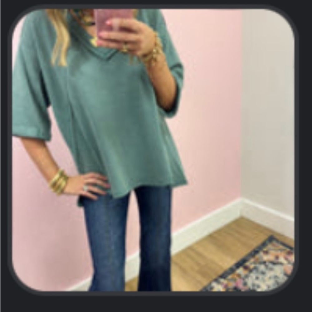 Chic Jade Green V-Neck Top high low